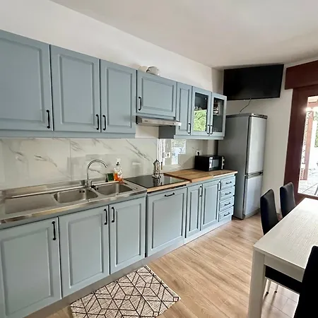 Da Deki Con Ampio Terrazzo Vista Monte Grappa